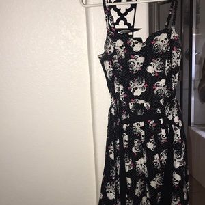 Hot topic 50s style dress with skulls💀